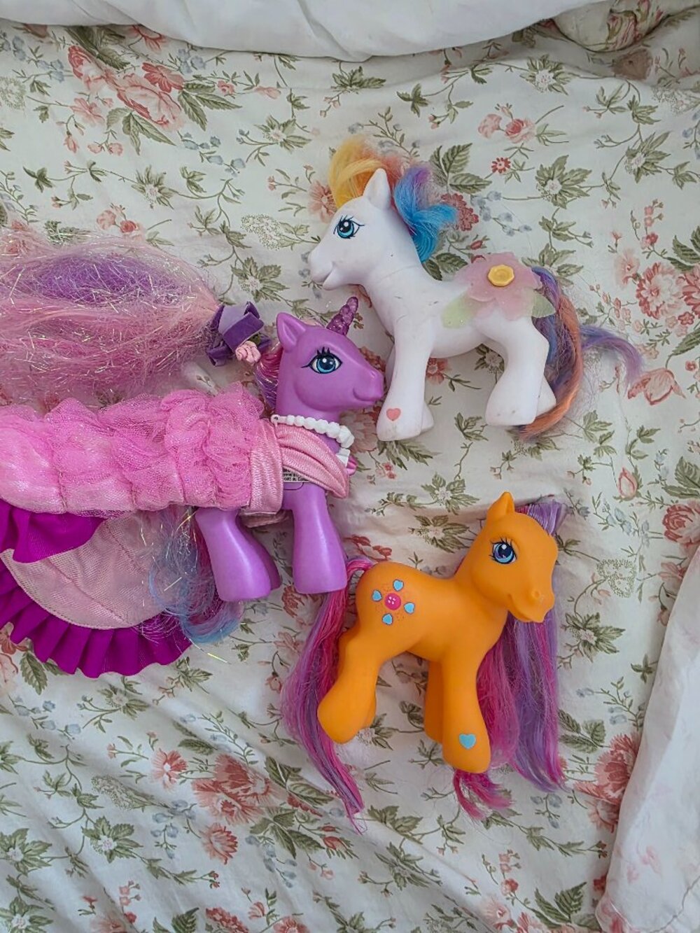 My Little Pony G3 LOT 0- Lily Lightly , Sew and So